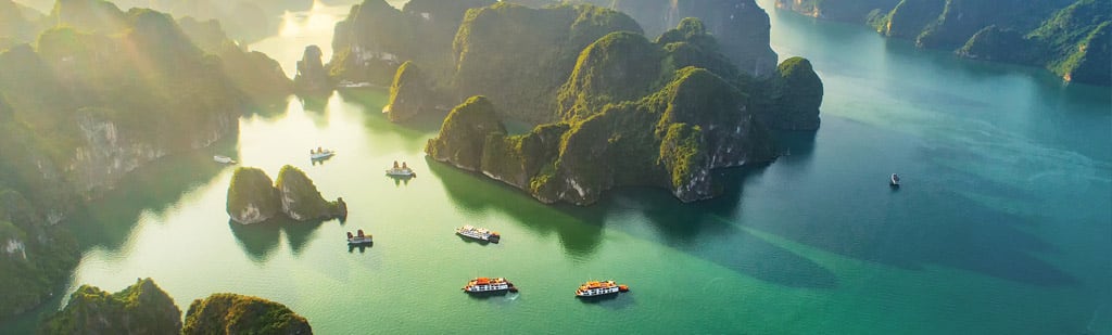 Cruises to Halong Bay, Vietnam